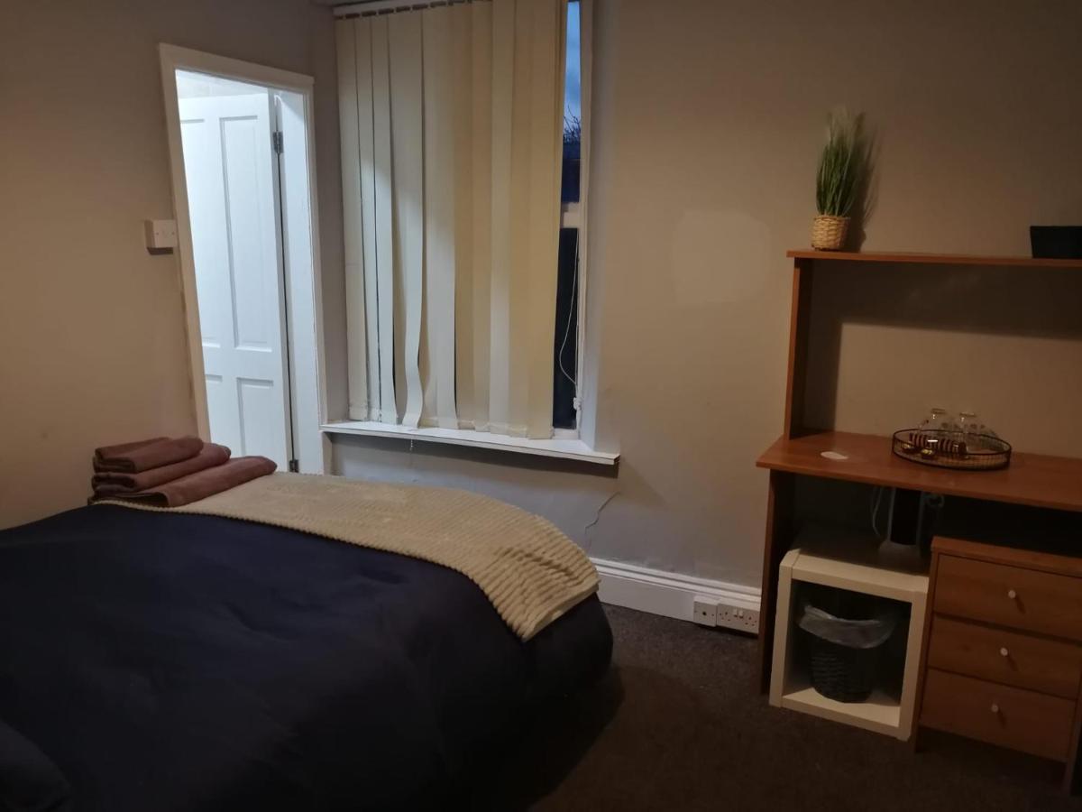 Double Ensuite Room In The Heart Of Preston Centre بريستون المظهر الخارجي الصورة