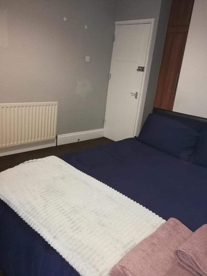 Double Ensuite Room In The Heart Of Preston Centre بريستون المظهر الخارجي الصورة